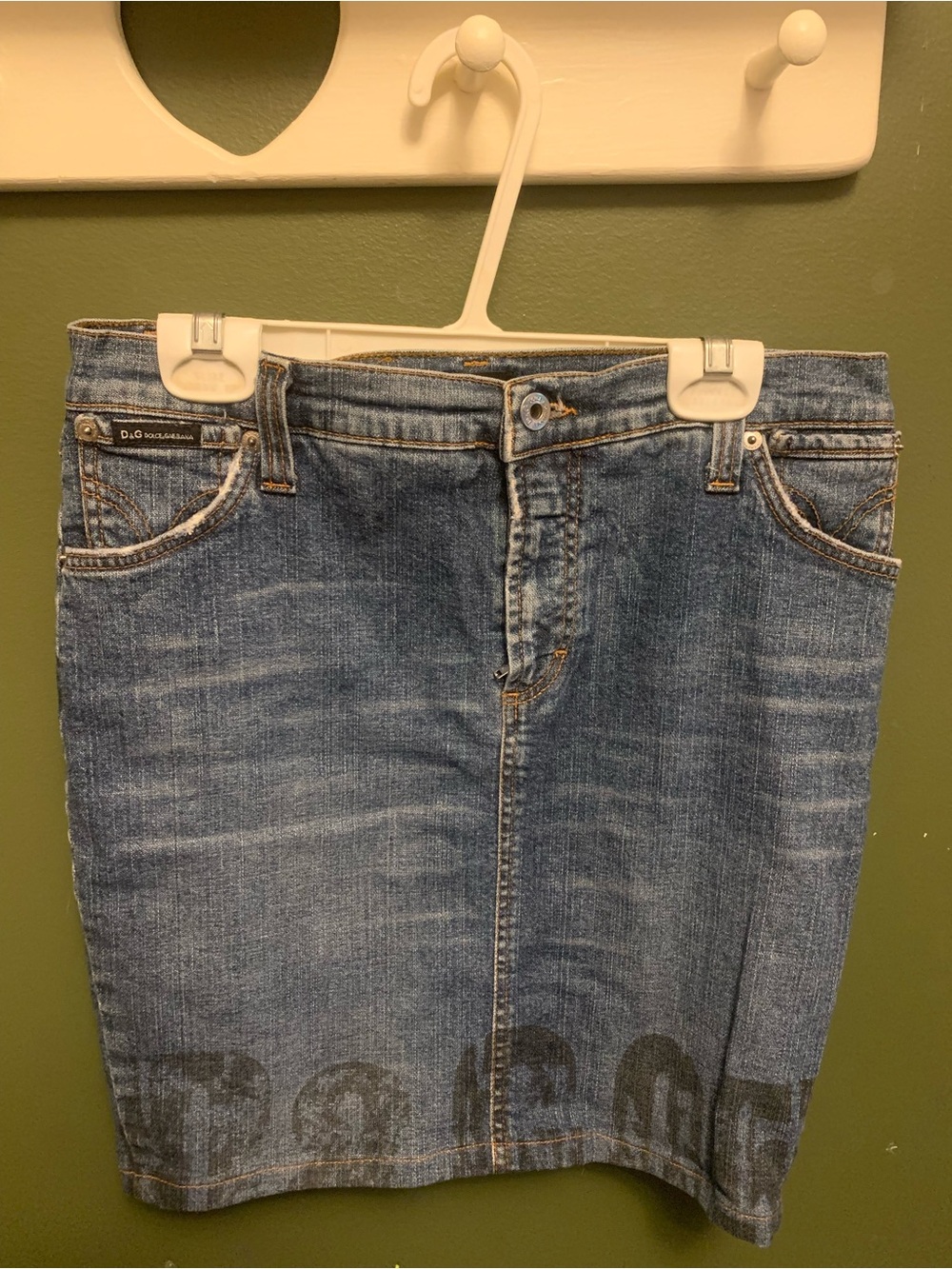 Dolce & Gabbana Denim Pencil Skirt in Blue with Black Print
